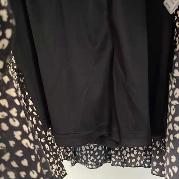 Romper with shorts - Picture 5 of 6